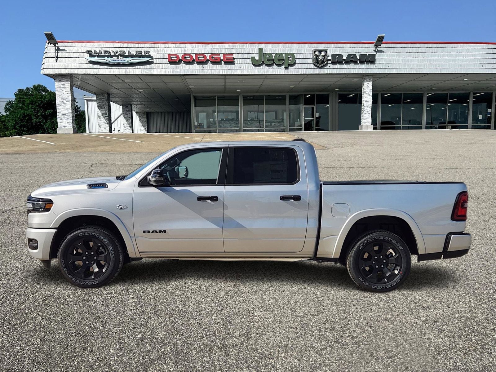 2026 RAM Ram 1500 RAM 1500 LONE STAR CREW CAB 4X4 5'7' BOX