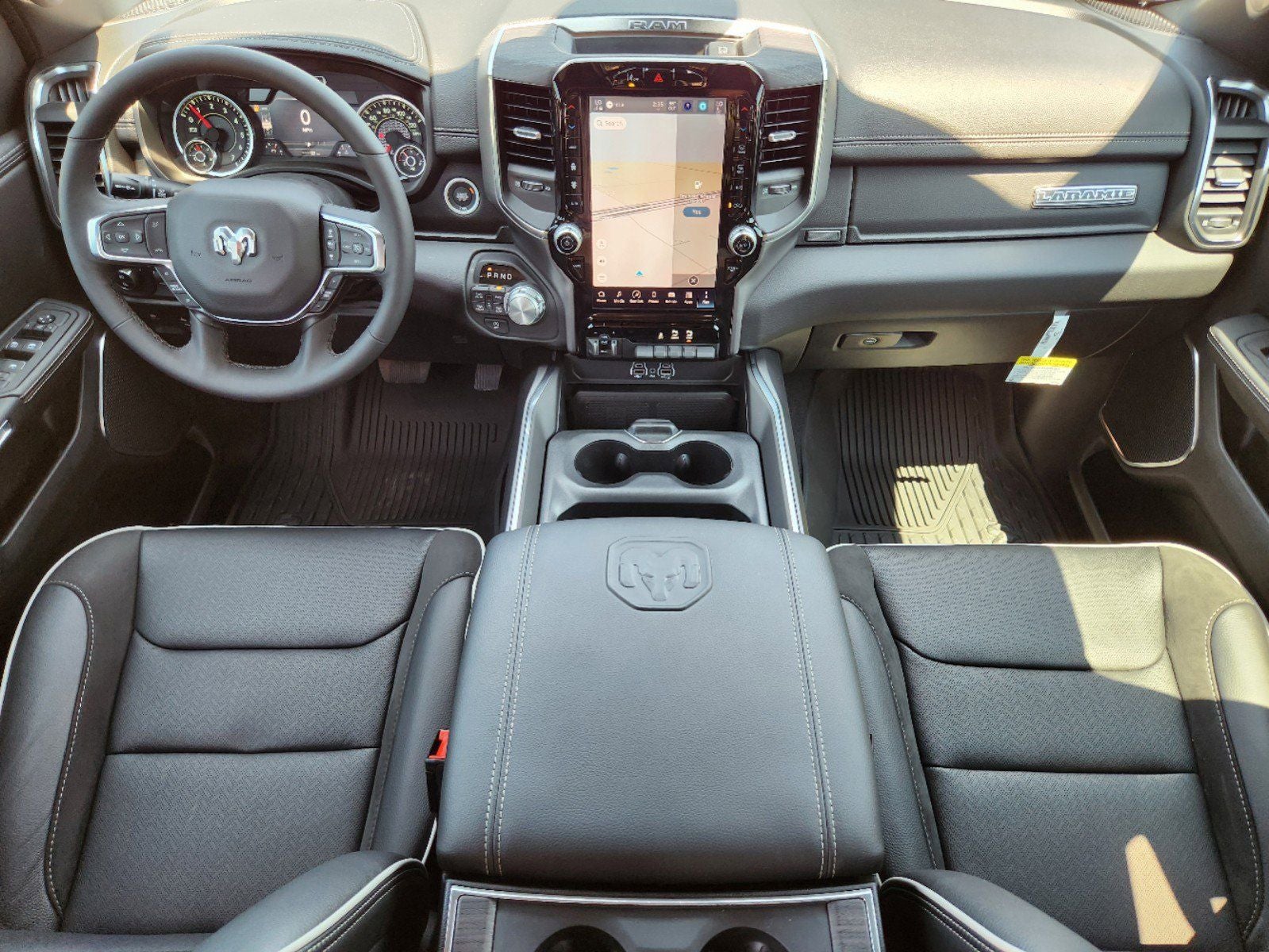 2025 RAM Ram 1500 RAM 1500 LARAMIE CREW CAB 4X4 5'7' BOX