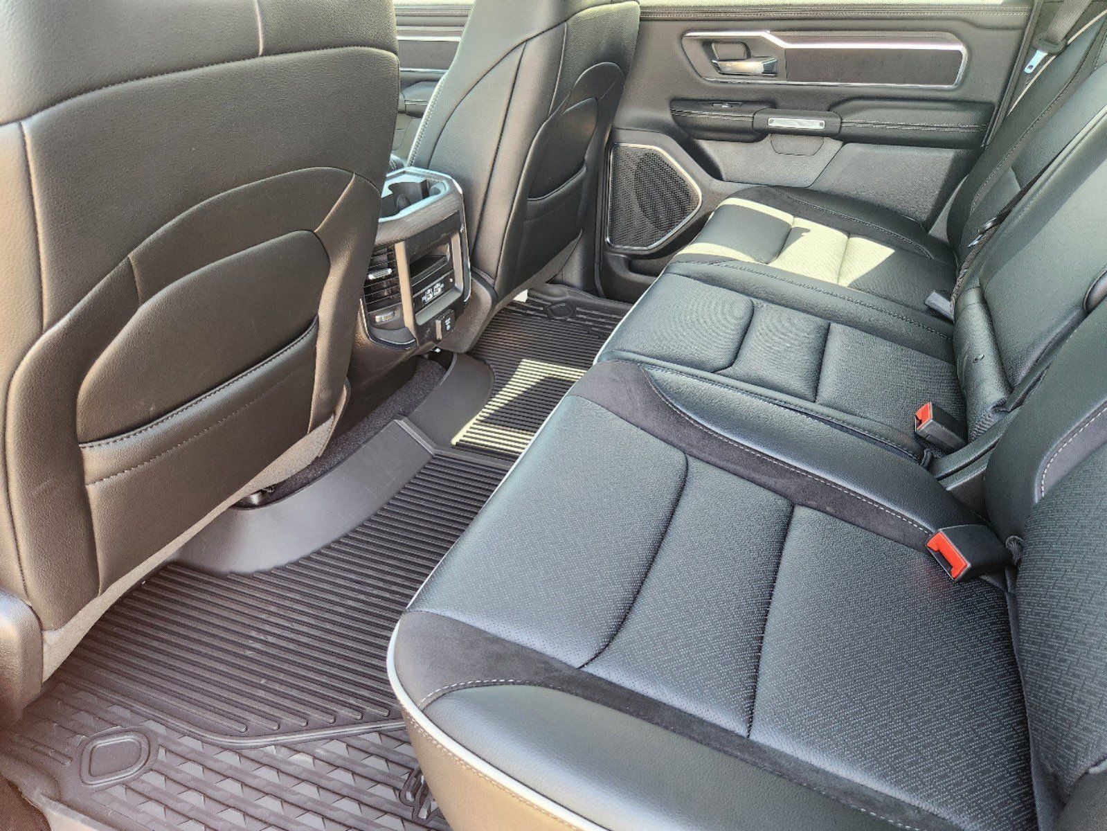 2025 RAM Ram 1500 RAM 1500 LARAMIE CREW CAB 4X4 5'7' BOX