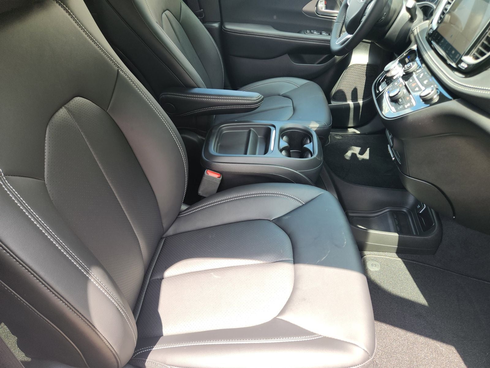 2027 Chrysler Pacifica PACIFICA SELECT