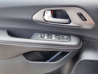 2027 Chrysler Pacifica PACIFICA SELECT