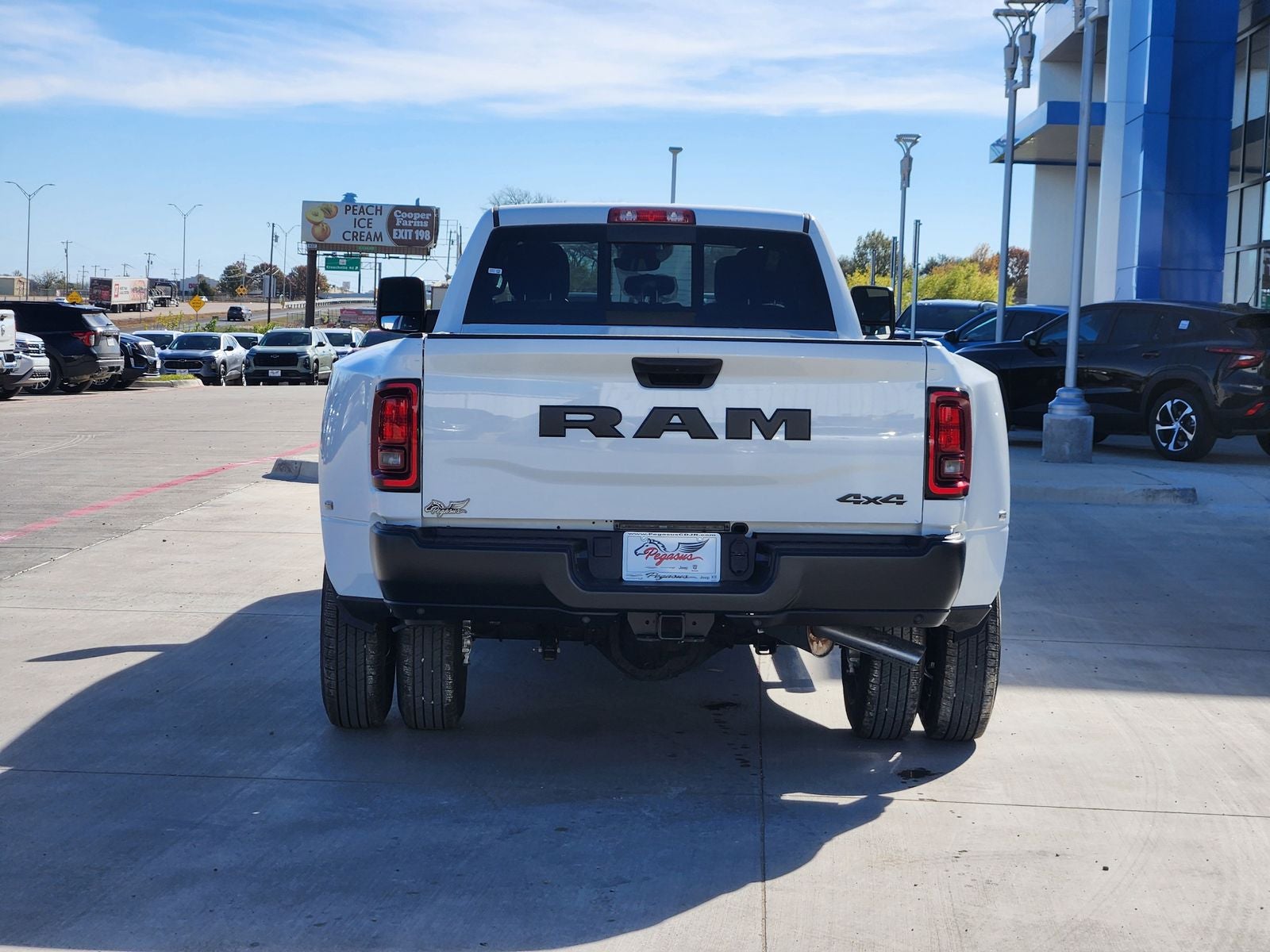 2026 RAM Ram 3500 RAM 3500 TRADESMAN CREW CAB 4X4 8' BOX