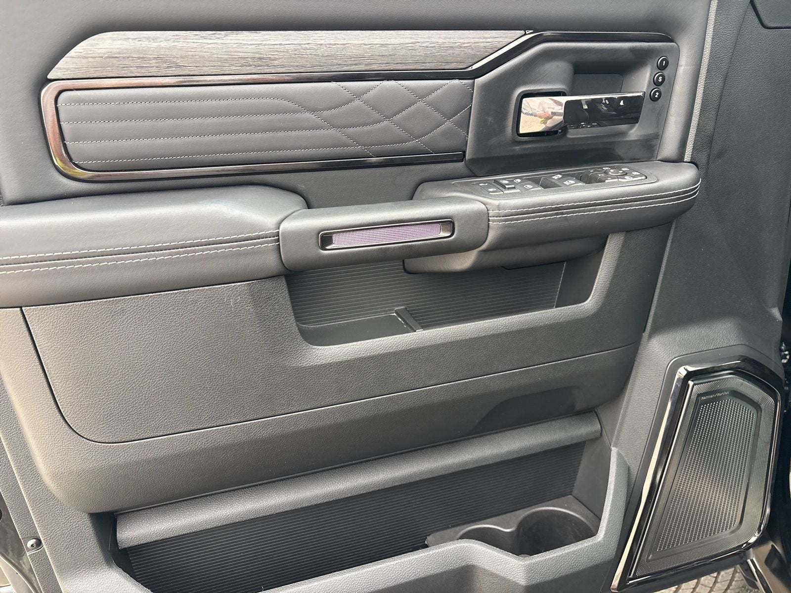 2026 RAM Ram 3500 RAM 3500 LIMITED MEGA CAB 4X4 6'4' BOX