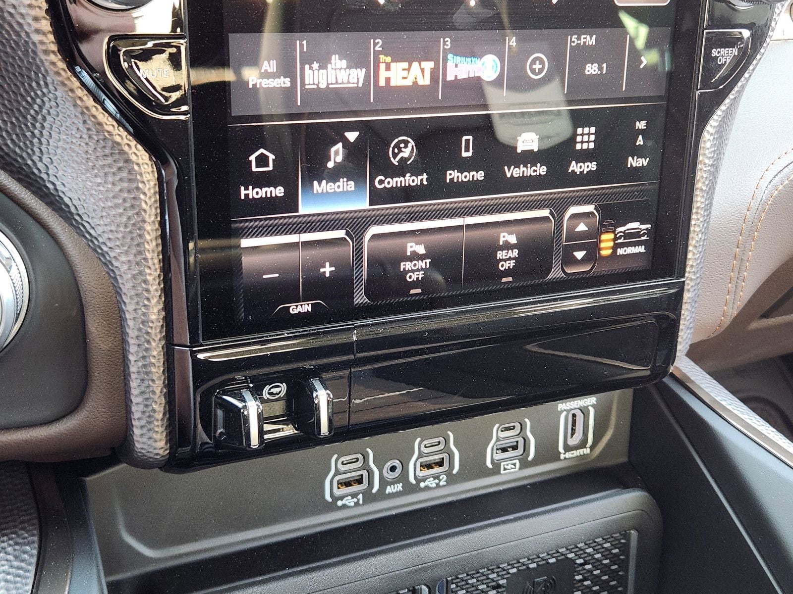 2026 RAM Ram 3500 RAM 3500 LIMITED LONGHORN MEGA CAB 4X4 6'4' BOX