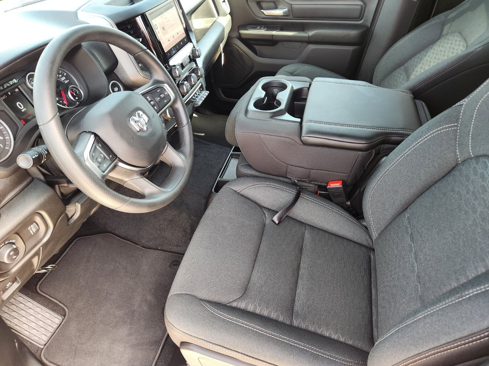 2027 RAM Ram 1500 RAM 1500 EXPRESS CREW CAB 4X2 5'7' BOX