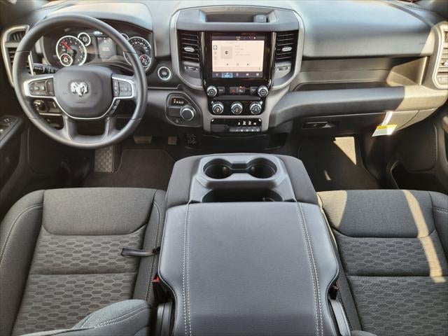 2027 RAM Ram 1500 RAM 1500 EXPRESS CREW CAB 4X2 5'7' BOX