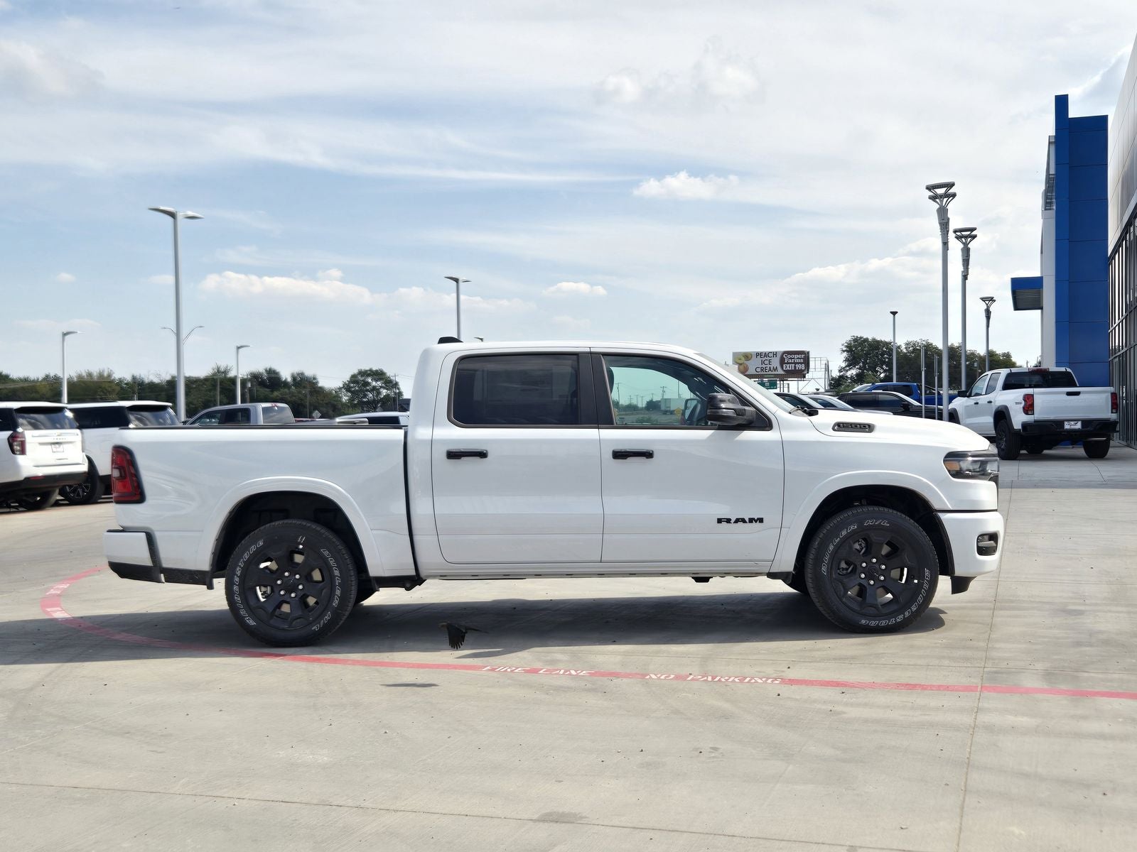 2026 RAM Ram 1500 RAM 1500 LONE STAR CREW CAB 4X4 5'7' BOX