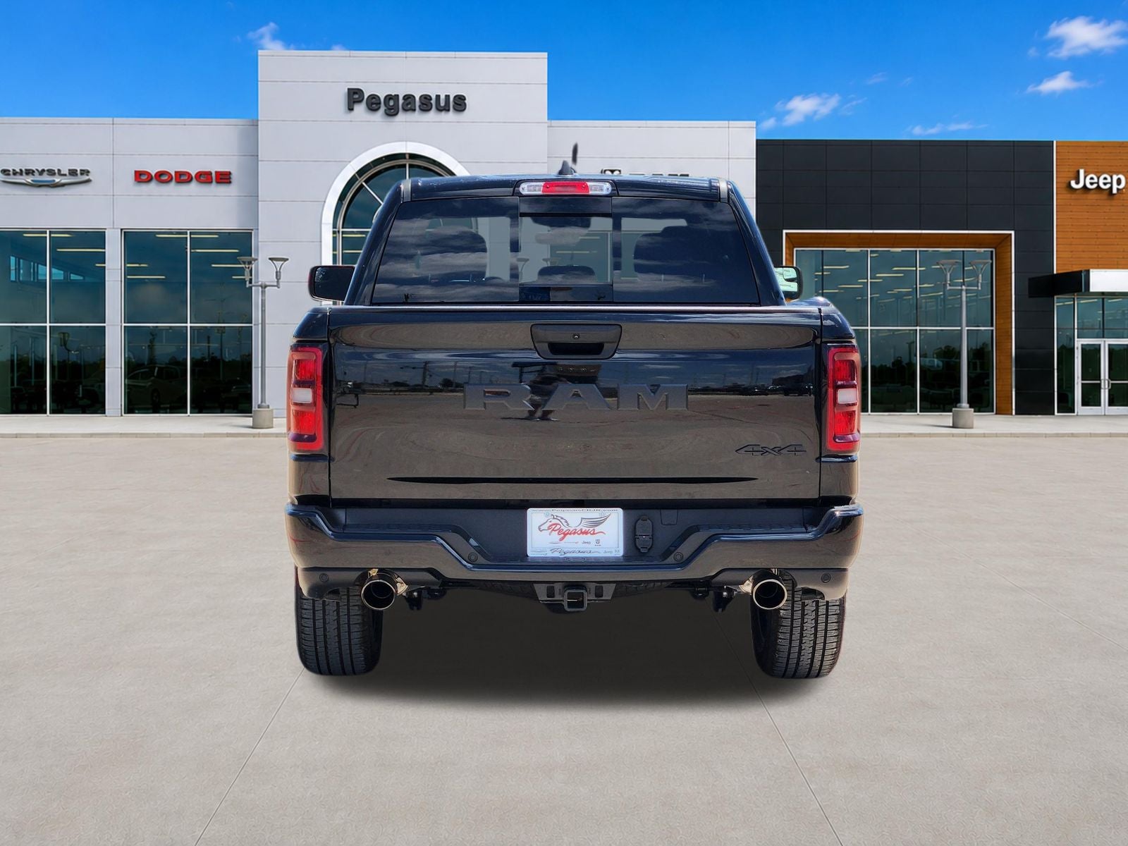 2026 RAM Ram 1500 RAM 1500 EXPRESS CREW CAB 4X4 5'7' BOX