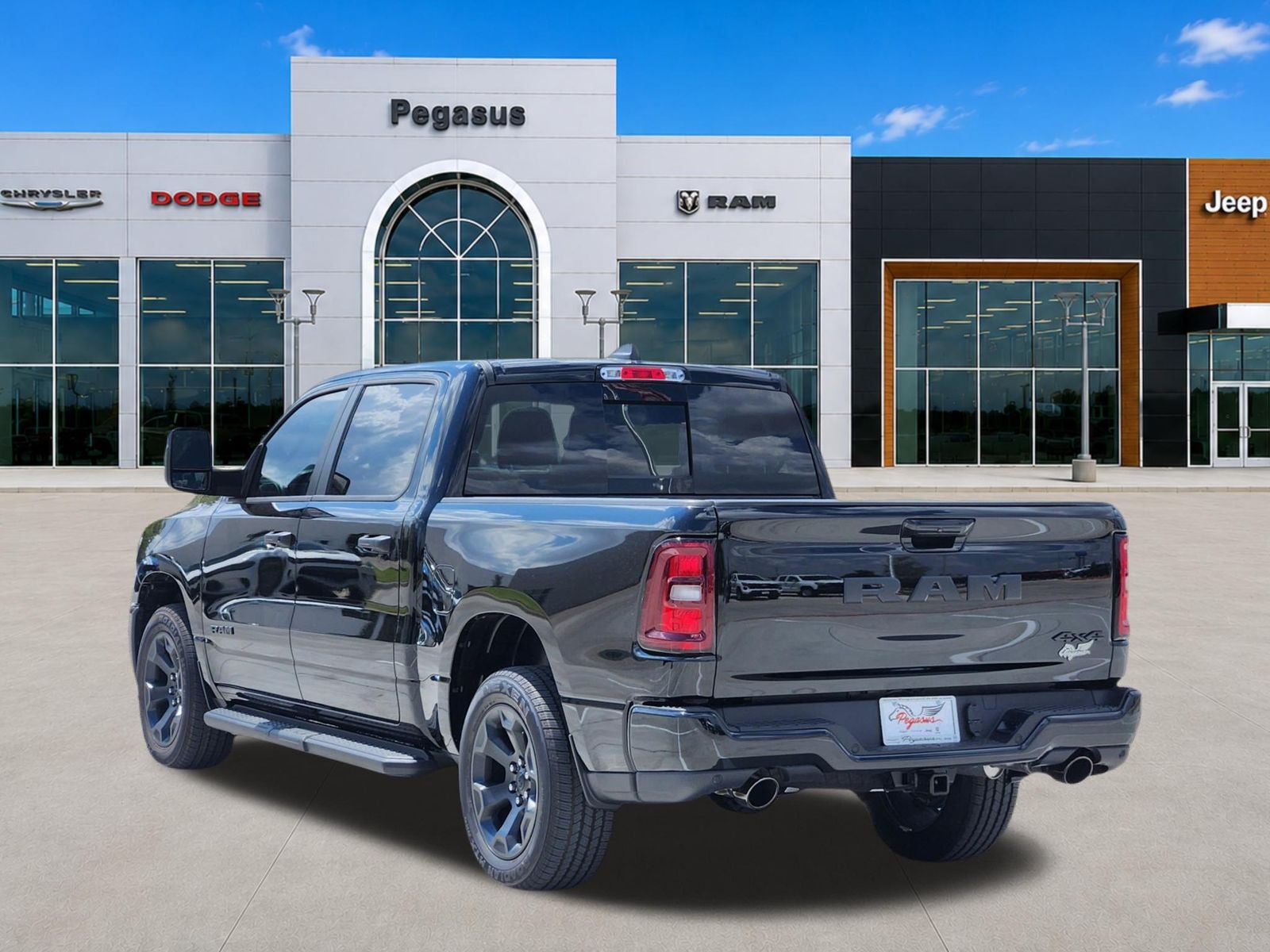 2026 RAM Ram 1500 RAM 1500 EXPRESS CREW CAB 4X4 5'7' BOX