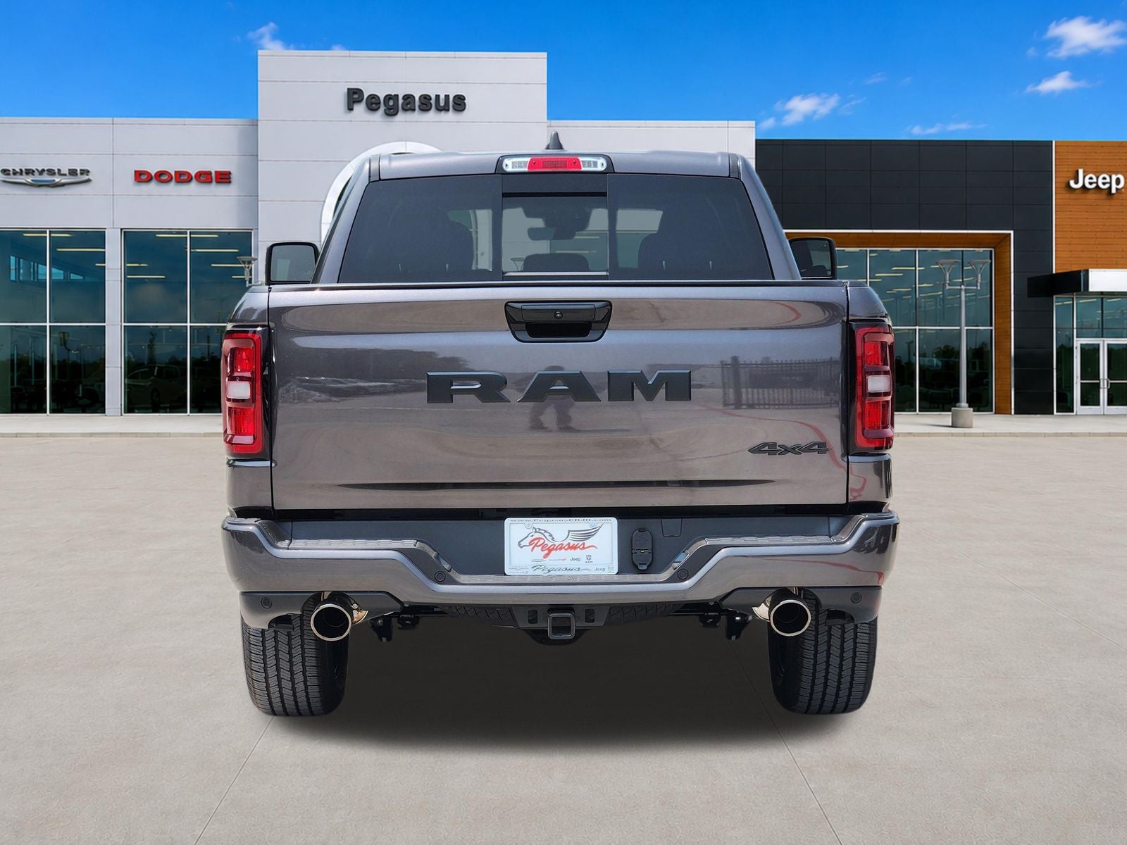 2026 RAM Ram 1500 RAM 1500 EXPRESS CREW CAB 4X4 5'7' BOX