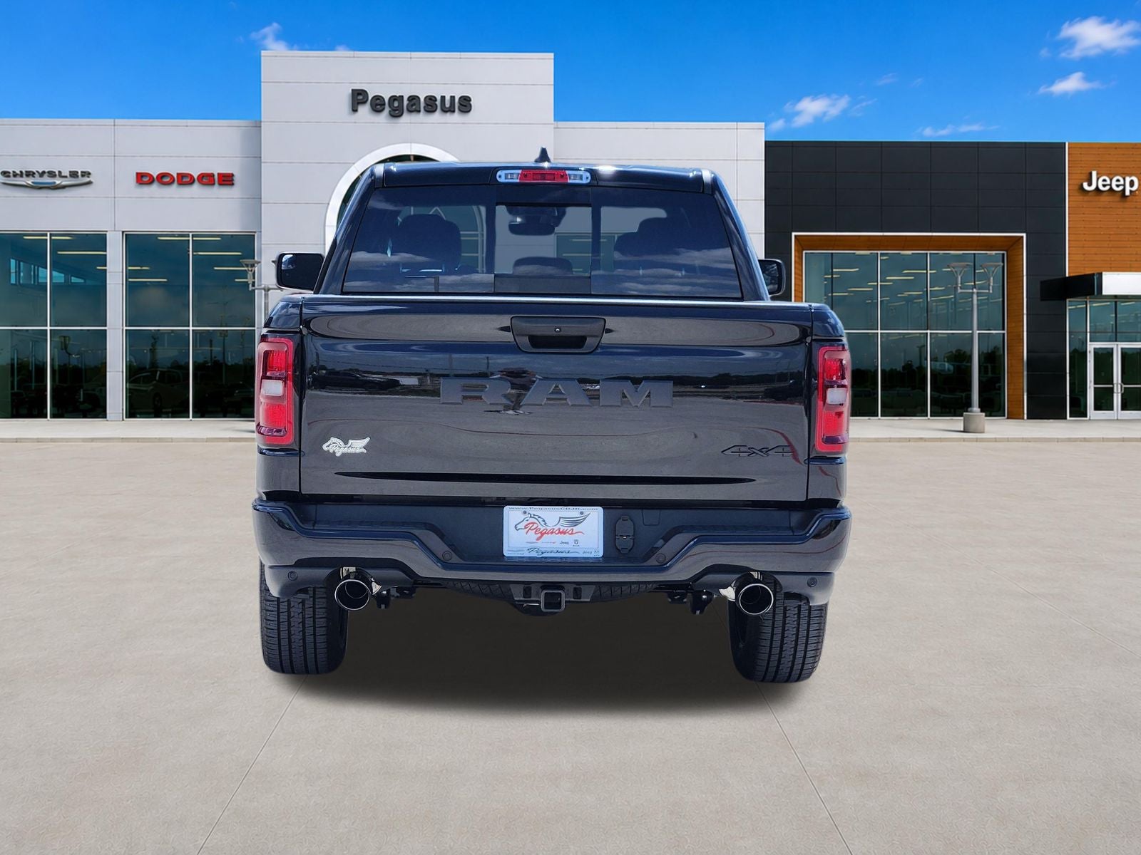 2026 RAM Ram 1500 RAM 1500 EXPRESS CREW CAB 4X4 5'7' BOX