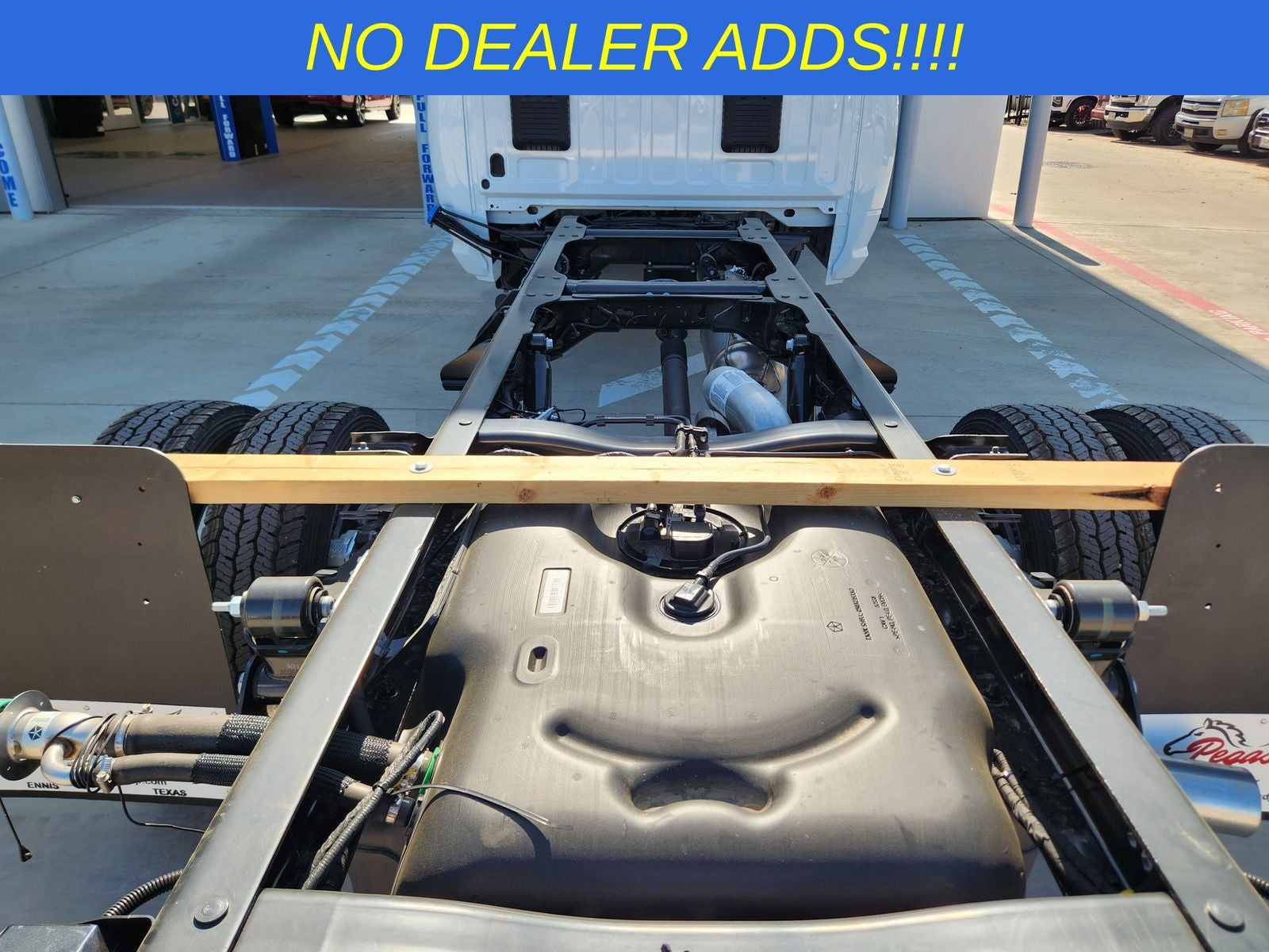 2026 RAM Ram 5500 Chassis Cab RAM 5500 TRADESMAN CHASSIS CREW CAB 4X4 84' CA