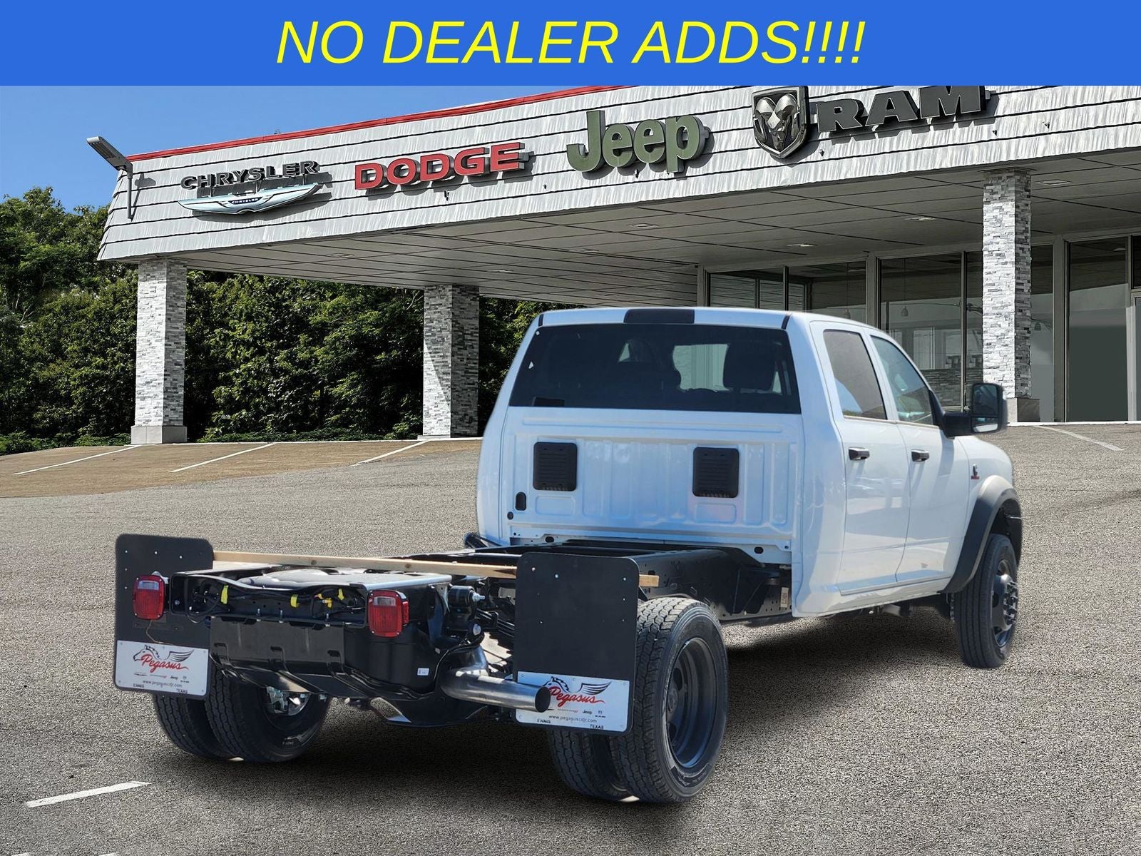 2026 RAM Ram 5500 Chassis Cab RAM 5500 TRADESMAN CHASSIS CREW CAB 4X4 84' CA